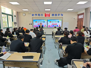 学生变身“小讲师”，急救课堂“...